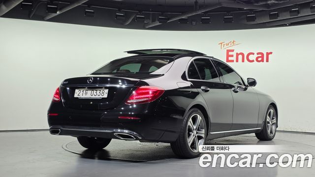 Mercedes-Benz E-Class (W213) E300 Avantgarde 2017 — фото 2