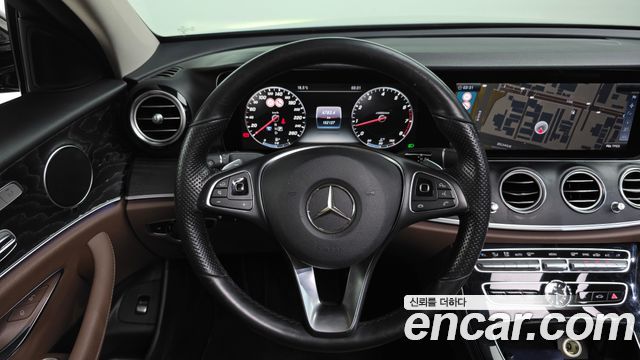 Mercedes-Benz E-Class (W213) E300 Avantgarde 2017 — фото 13