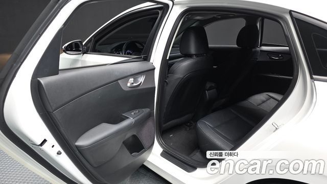 Kia K3 (II) 1.6 Prestige 2022 — фото 26