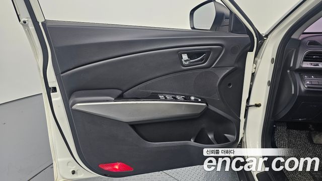 KG Mobility (SsangYong) Tivoli LX 2WD 2016 — фото 24