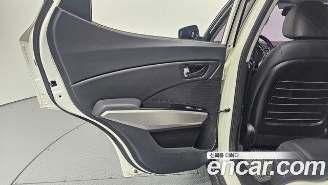 KG Mobility (SsangYong) Tivoli LX 2WD 2016 — фото 25