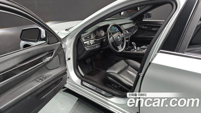 BMW 7 Series (F01) 740Li M Sports 2011 — фото 10