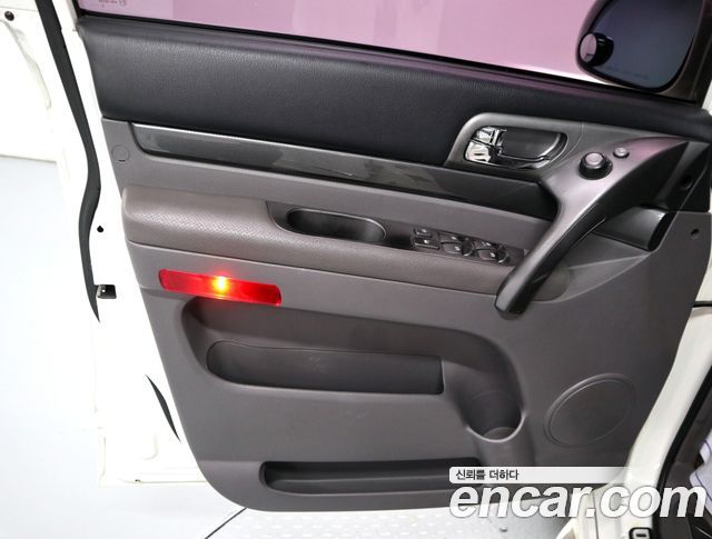 KG Mobility (SsangYong) Korando Turismo 4WD Extreme 9-seater 2015 — фото 8