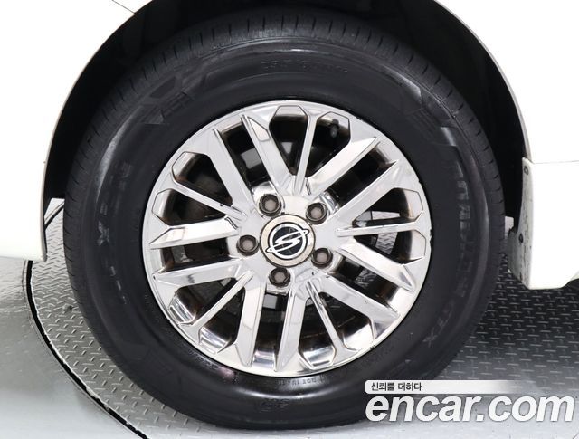 KG Mobility (SsangYong) Korando Turismo 4WD Extreme 9-seater 2015 — фото 24