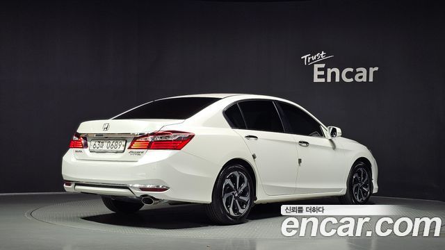 Honda Accord 2.4 9th 2016 — фото 2
