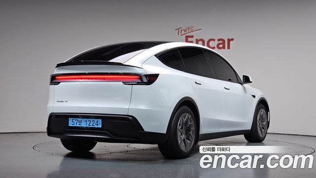 Tesla Model Y L Long Range AWD 2026 — фото 2