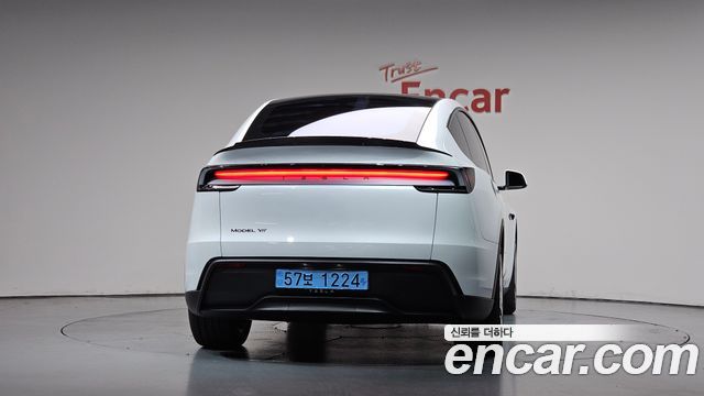 Tesla Model Y L Long Range AWD 2026 — фото 4