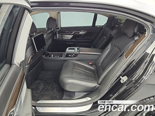 BMW 7 Series (G11) 750Li xDrive Prestige 2016 — фото 16