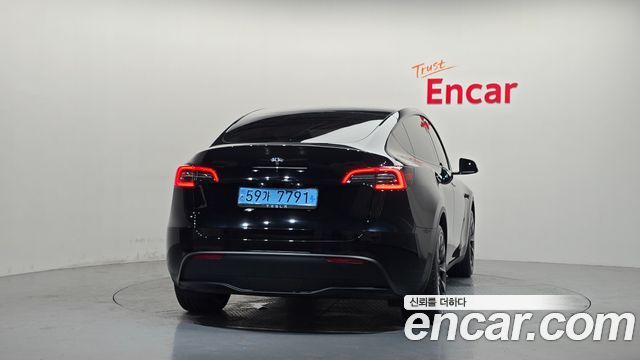 Tesla Model Y RWD 2023 — фото 4