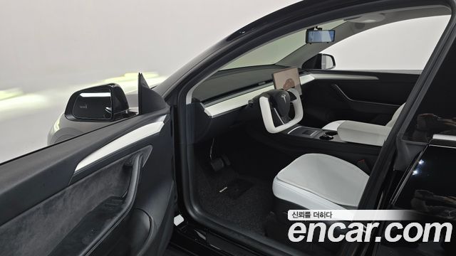 Tesla Model Y RWD 2023 — фото 10