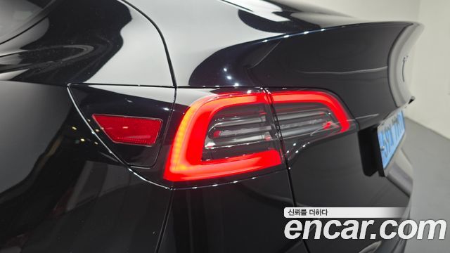 Tesla Model Y RWD 2023 — фото 23