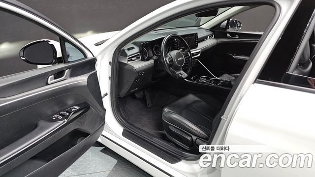 Kia K5 (III) 2.0 Trendy 2023 — фото 10