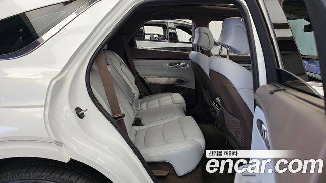 Genesis GV70 2.5T Gasoline AWD 2025 — фото 12
