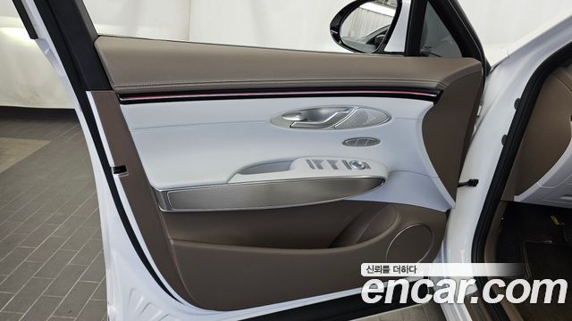 Genesis GV70 2.5T Gasoline AWD 2025 — фото 24