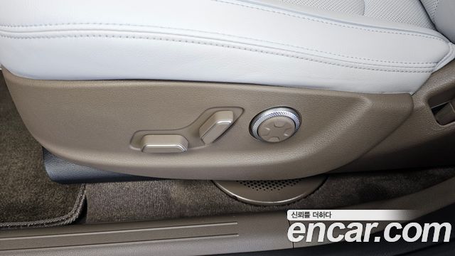 Genesis GV70 2.5T Gasoline AWD 2025 — фото 31