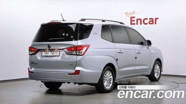 KG Mobility (SsangYong) Korando Turismo 2WD GT 11-seater 2014 — фото 2
