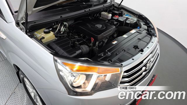 KG Mobility (SsangYong) Korando Turismo 2WD GT 11-seater 2014 — фото 6
