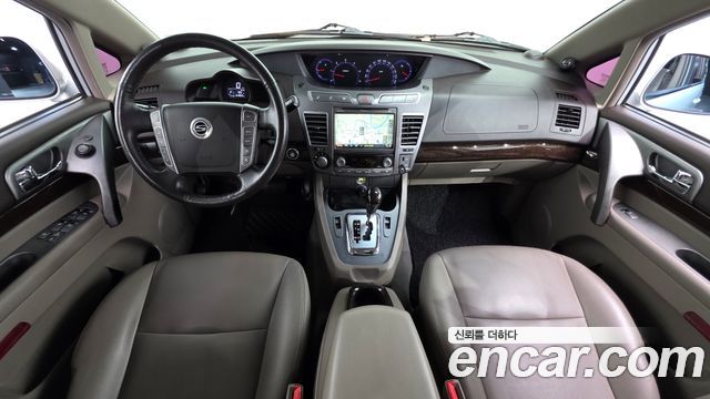 KG Mobility (SsangYong) Korando Turismo 2WD GT 11-seater 2014 — фото 7