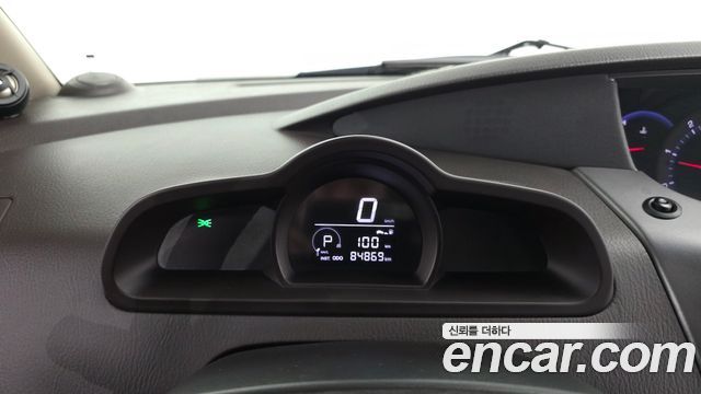 KG Mobility (SsangYong) Korando Turismo 2WD GT 11-seater 2014 — фото 8
