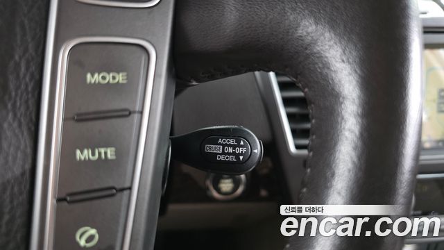 KG Mobility (SsangYong) Korando Turismo 2WD GT 11-seater 2014 — фото 17