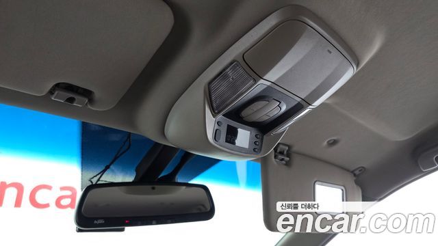 KG Mobility (SsangYong) Korando Turismo 2WD GT 11-seater 2014 — фото 20
