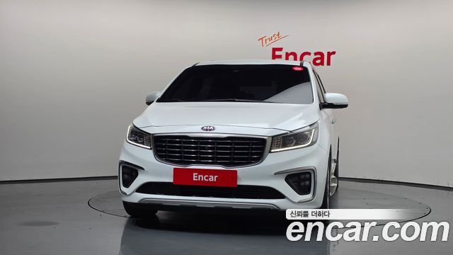 Kia Carnival 9-Seater Noblesse Special 2019 — фото 3