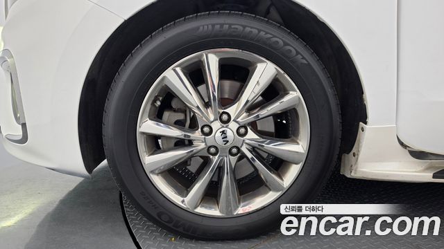 Kia Carnival 9-Seater Noblesse Special 2019 — фото 5