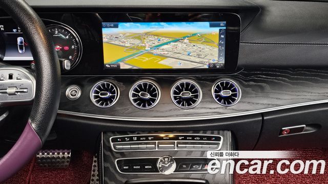 Mercedes-Benz E-Class (W213) E220d Cabriolet 2019 — фото 18