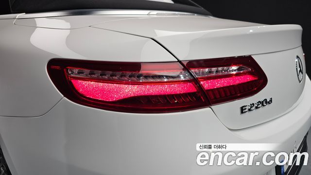 Mercedes-Benz E-Class (W213) E220d Cabriolet 2019 — фото 29