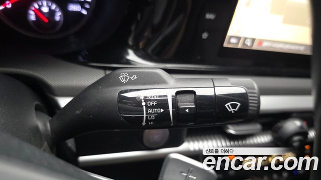 Kia K5 Hybrid (III) Prestige 2023 — фото 17