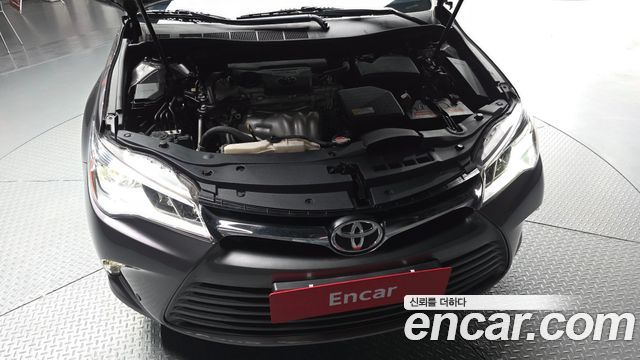 Toyota Camry 2.5 XLE 2016 — фото 6