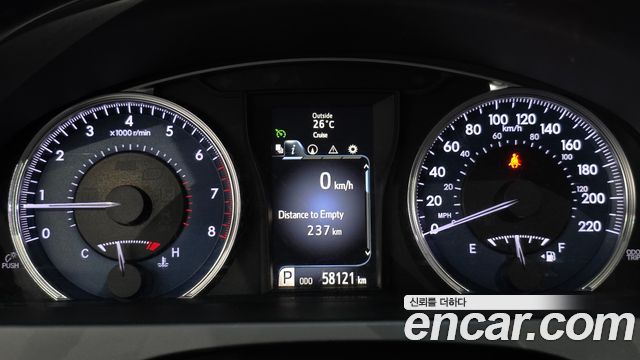 Toyota Camry 2.5 XLE 2016 — фото 8