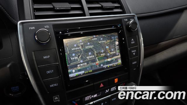 Toyota Camry 2.5 XLE 2016 — фото 15