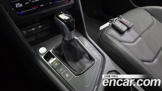Volkswagen Tiguan Allspace 2.0 TSI Prestige 2023 — фото 9