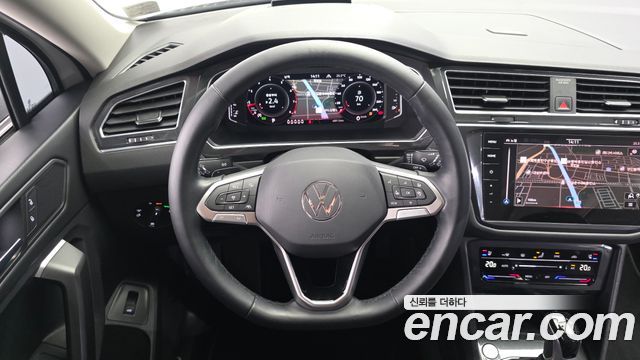 Volkswagen Tiguan Allspace 2.0 TSI Prestige 2023 — фото 17