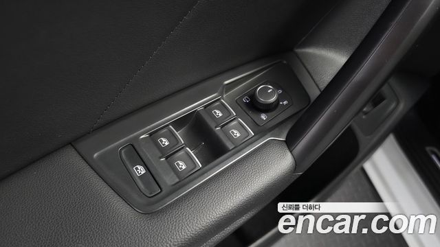 Volkswagen Tiguan Allspace 2.0 TSI Prestige 2023 — фото 34