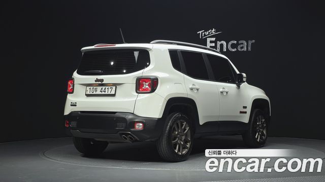 Jeep Renegade 2.0 Diesel 75th Special Edition AWD 2016 — фото 2