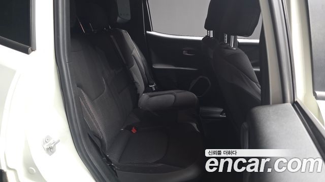 Jeep Renegade 2.0 Diesel 75th Special Edition AWD 2016 — фото 11