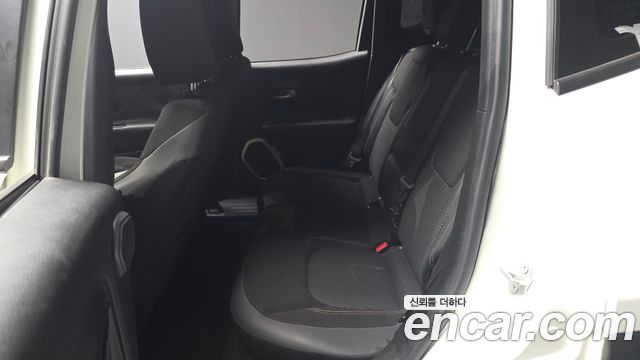 Jeep Renegade 2.0 Diesel 75th Special Edition AWD 2016 — фото 12