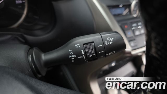 Lexus NX300h Supreme 2017 — фото 18