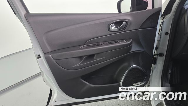 Renault Korea QM3 RE Panoramic Edition 2018 — фото 24