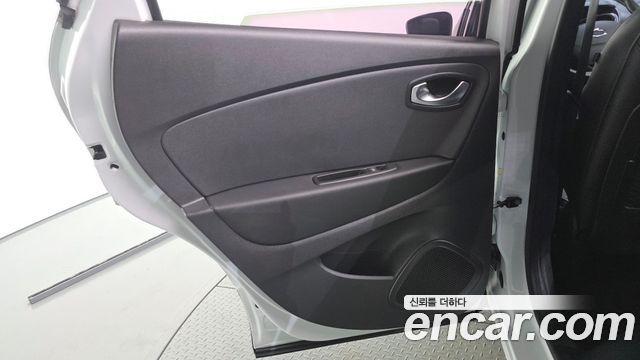 Renault Korea QM3 RE Panoramic Edition 2018 — фото 25