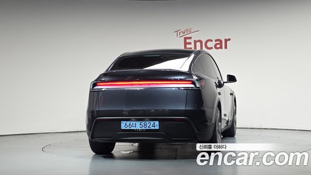 Tesla Model Y RWD 2025 — фото 4