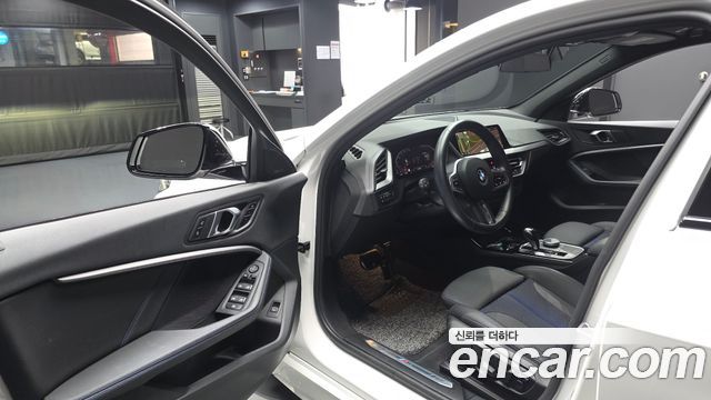 BMW 1 Series (F40) 120i M Sports 2024 — фото 10