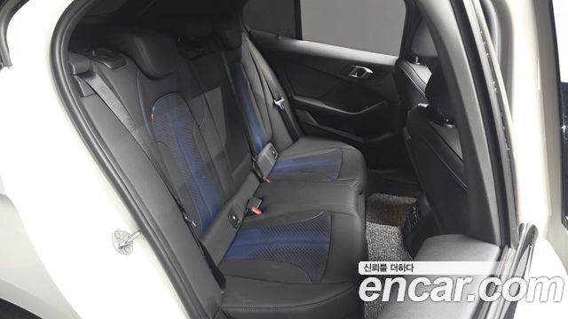 BMW 1 Series (F40) 120i M Sports 2024 — фото 16