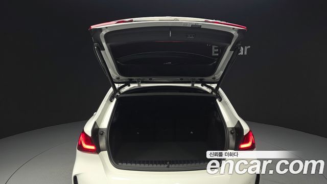 BMW 1 Series (F40) 120i M Sports 2024 — фото 24