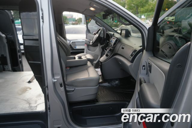 Hyundai Grand Starex Van 3-Seater Style 2021 — фото 15