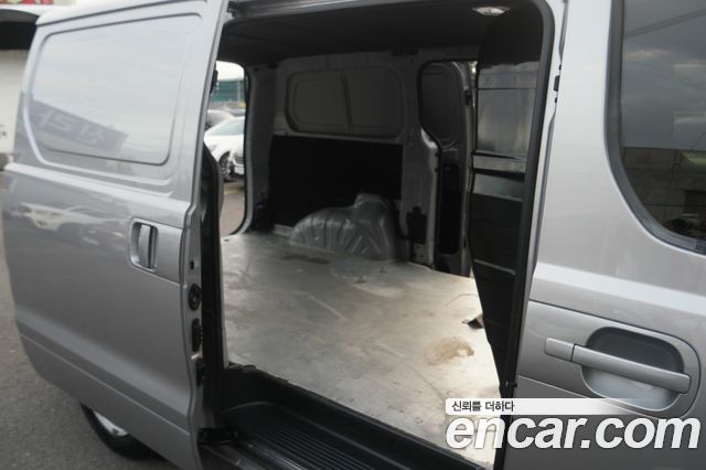 Hyundai Grand Starex Van 3-Seater Style 2021 — фото 18