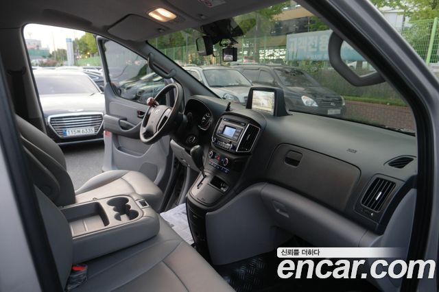 Hyundai Grand Starex Van 3-Seater Style 2021 — фото 19