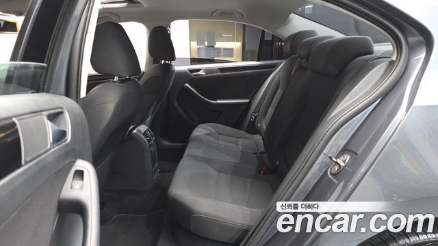 Volkswagen Jetta 2.0 TDI 6th 2013 — фото 12